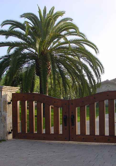 Drive-gate drive gate